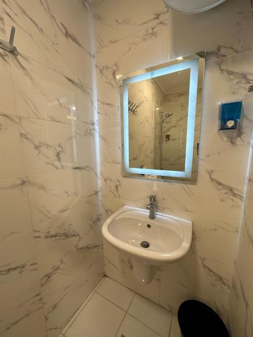 Privet Near Downtown Kh&Sh Appartement Ash Shumaysani Buitenkant foto